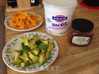 芒果牛油果奶昔的做法步骤：1