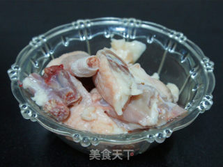 虫草花参鸡汤的做法步骤：1