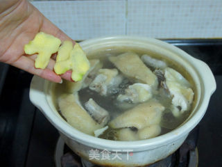 虫草花参鸡汤的做法步骤：7