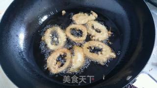 炸鱿鱼圈的做法步骤：4