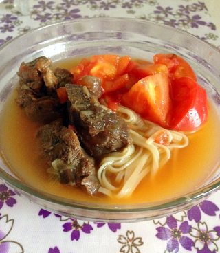 西红柿牛肉面的做法步骤：4