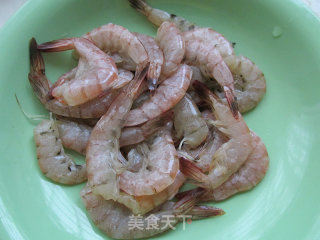 丝瓜炒虾的做法步骤：2