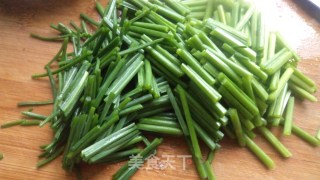 韭菜苔炒鸡蛋的做法步骤：2