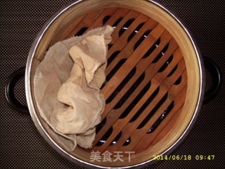 粉蒸胭脂排骨的做法步骤：10