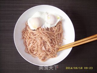 红腐乳拌面加糖心鸡蛋的做法步骤：7