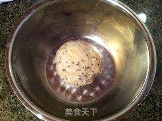 黑芝麻香脆螺旋小点心的做法步骤：1