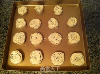黑芝麻香脆螺旋小点心的做法步骤：8