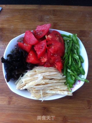 新版鱼香肉丝的做法步骤：6