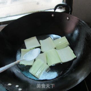油拌白菜梗子的做法步骤：4