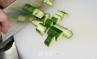 火腿蛋炒饭的做法步骤：1