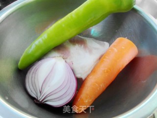 三丝炒五花肉的做法步骤：1