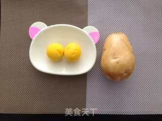 宝宝辅食：奶香土豆泥的做法步骤：1