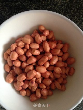 花生猪蹄汤的做法步骤：3