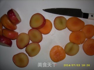 牛奶水果龟苓膏的甜品的做法步骤：5