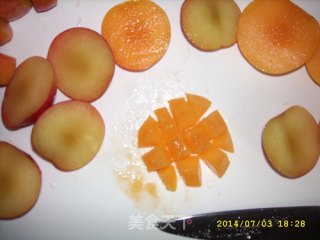 牛奶水果龟苓膏的甜品的做法步骤：6