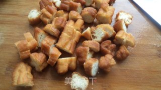 丝瓜油条的做法步骤：2