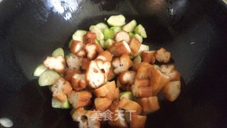 丝瓜油条的做法步骤：6