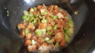 丝瓜油条的做法步骤：8