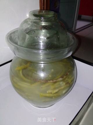 酸豆角肉末的做法步骤：1