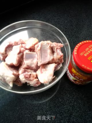 叉烧排骨的做法步骤：1