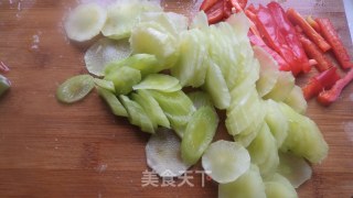莴笋炒鸡蛋的做法步骤：3