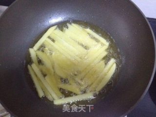 炸薯条的做法步骤：3