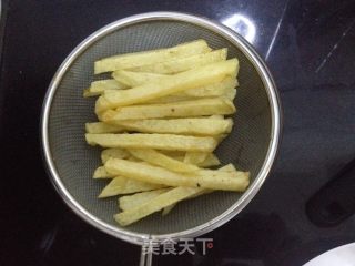 炸薯条的做法步骤：4