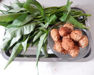 空心菜肉圆汤的做法步骤：1