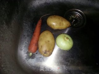 牛肉炖土豆的做法步骤：3