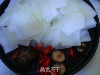 香菇素炒冬瓜的做法步骤：2