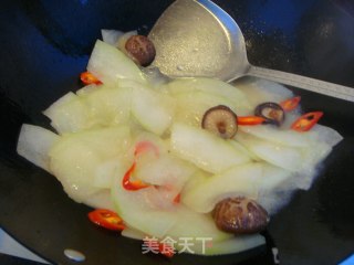 香菇素炒冬瓜的做法步骤：5
