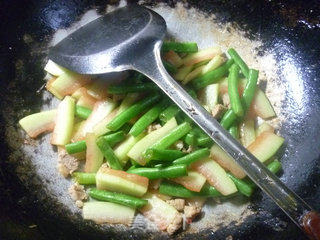 五花肉梅豆炒西瓜皮的做法步骤：14