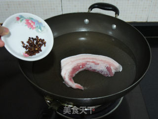 家常小炒肉的做法步骤：2