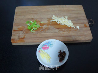 家常小炒肉的做法步骤：3