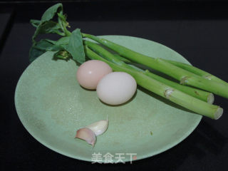 芥兰炒蛋的做法步骤：1