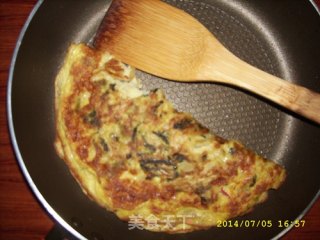 梅菜笋丝鸡蛋煎饼和金针菇笋丝鸡蛋煎饼的做法步骤：10