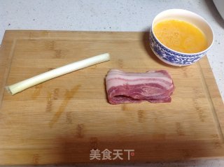 培根蛋炒饭的做法步骤：2
