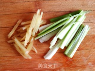 家常小炒的做法步骤：3