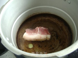 青椒回锅肉的做法步骤：1
