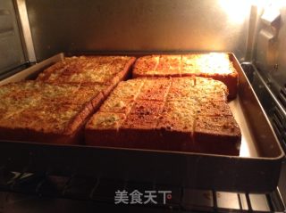 蒜蓉面包的做法步骤：2
