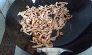 凉瓜丝炒肉丝的做法步骤：4