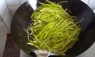 凉瓜丝炒肉丝的做法步骤：6