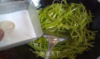 凉瓜丝炒肉丝的做法步骤：7