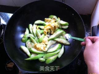 丝瓜炒鸡蛋的做法步骤：7