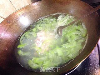 夏日餐桌肉末丝瓜蛋花汤的做法步骤：7