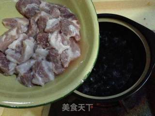 客家菜----土猪肉汤的做法步骤：2