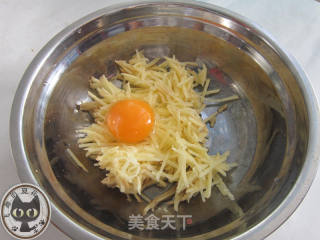 香煎土豆饼的做法步骤：1