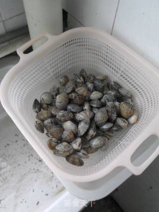 辣炒花蛤的做法步骤：1