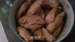 微波炉焗鸡翅的做法步骤：1