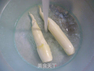 酸菜茭白炒肥牛片的做法步骤：2